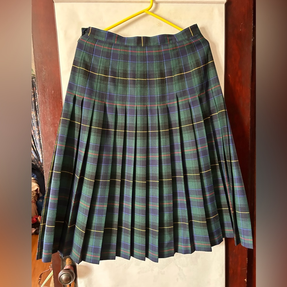 Vintage Aljean 100% wool green blue plaid skirt, Sz 14, excellent condition